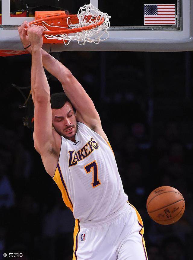 包含今晨尼斯手感冰凉——NBA总决赛节点到来；质疑声仍在；临场指挥获称赞的词条