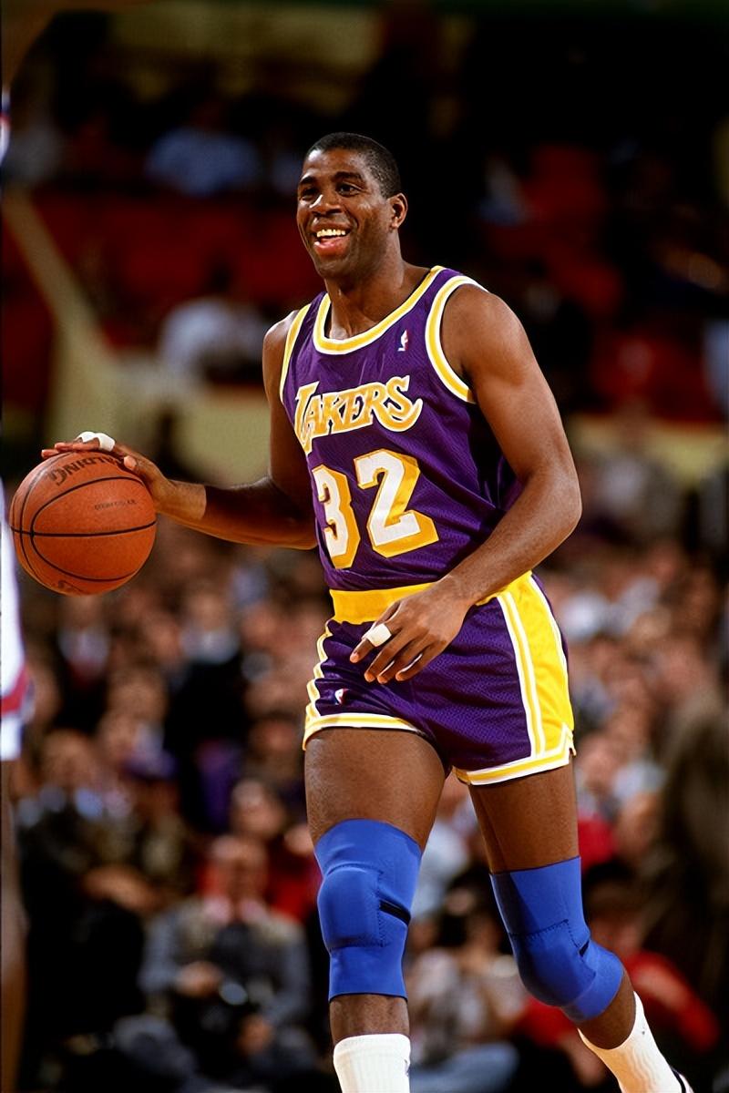 太狠了！洛杉矶湖人迎来里程碑备战CBA常规赛北京首钢赛后伤情更新，今夜洛杉矶快船强势反弹的简单介绍